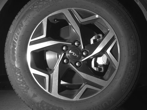 Used 2025 Kia Sportage LX FWD image 13