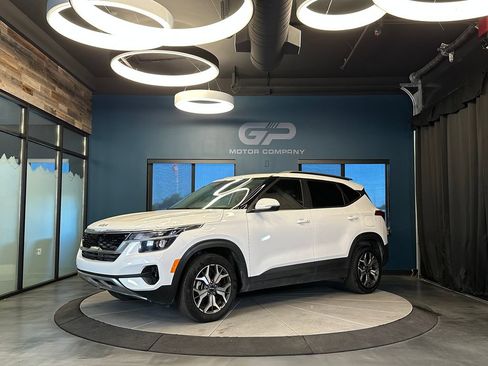 Used 2023 Kia Seltos EX AWD/4WD image 7