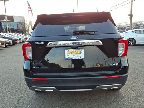 Certified 2022 Ford Explorer XLT w/ Equipment Group 202A image 6