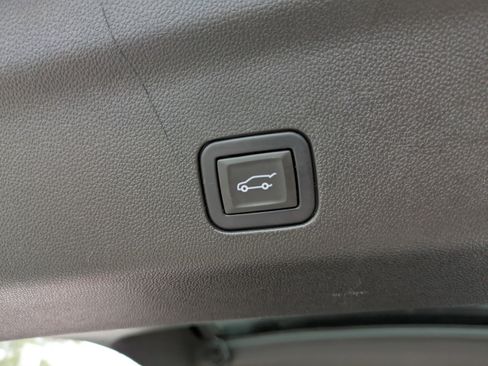 Used 2021 GMC Yukon XL AT4 w/ AT4 Premium Package image 15