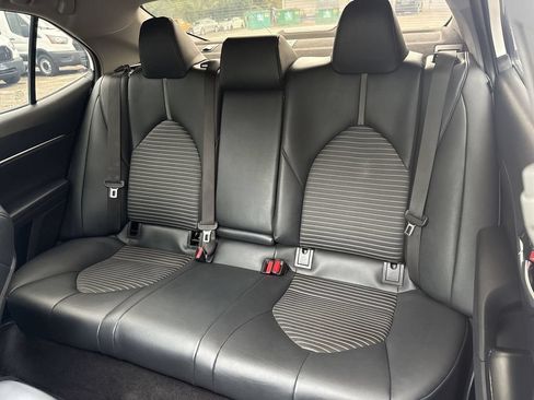 Used 2019 Toyota Camry SE FWD image 22