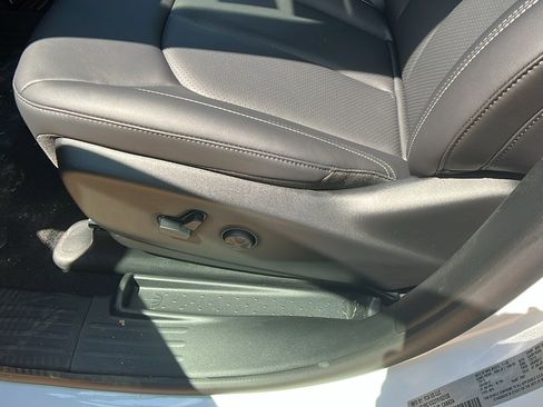 New 2026 Chrysler Voyager LX image 17