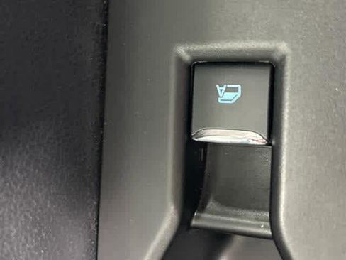 Used 2025 Ford F250 XLT image 32