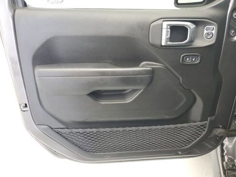 Used 2024 Jeep Gladiator Sport AWD/4WD image 18