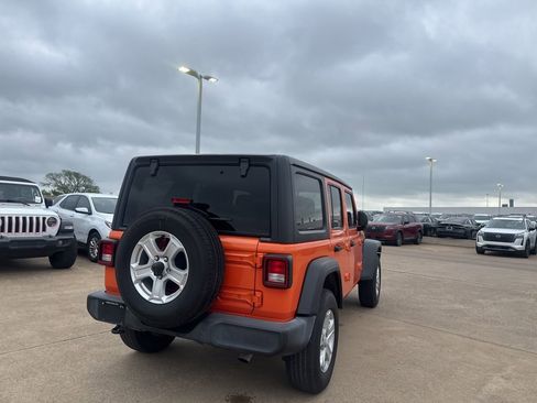 Used 2018 Jeep Wrangler Unlimited Sport S image 20