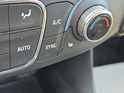 Used 2021 Chevrolet Traverse LT w/ LPO, Floor Liner Package image 17