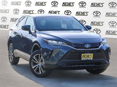 Certified 2021 Toyota Venza LE w/ Carpet Mat Package (TMS)