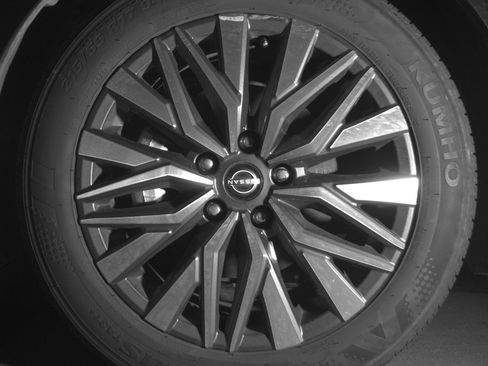 Used 2025 Nissan Altima 2.5 SV image 12