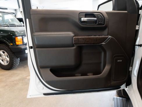 Used 2019 GMC Sierra 1500 Denali w/ Denali Ultimate Package AWD/4WD image 16