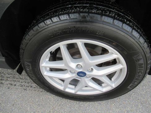 Used 2022 Ford Edge SEL w/ Convenience Package image 9