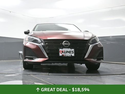 Used 2024 Nissan Altima 2.5 SV image 27