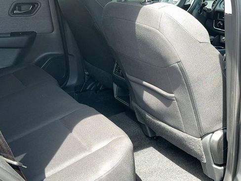 Used 2023 Nissan Rogue S image 18