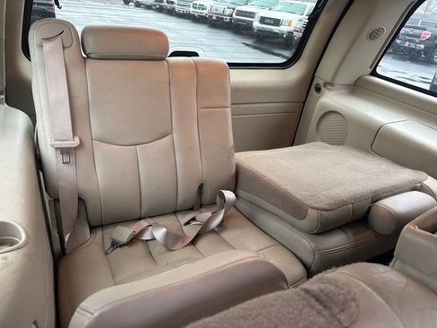 Used 2005 Cadillac Escalade AWD image 13