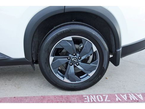 Certified 2025 Nissan Rogue SV image 30