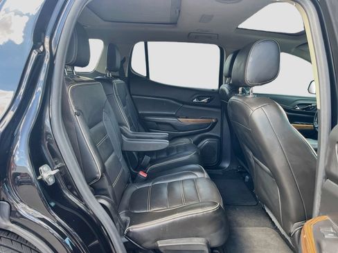 Used 2019 GMC Acadia Denali w/ Technology Package FWD image 30