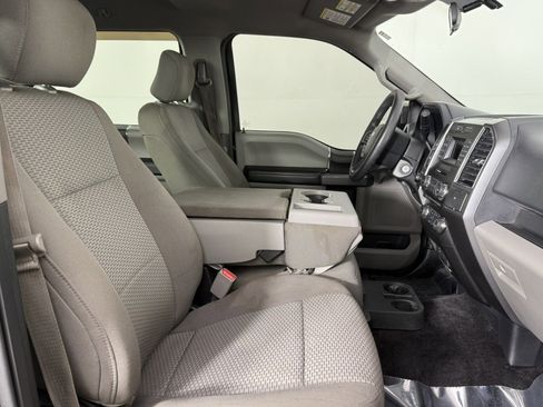 Used 2017 Ford F150 XLT AWD/4WD image 10