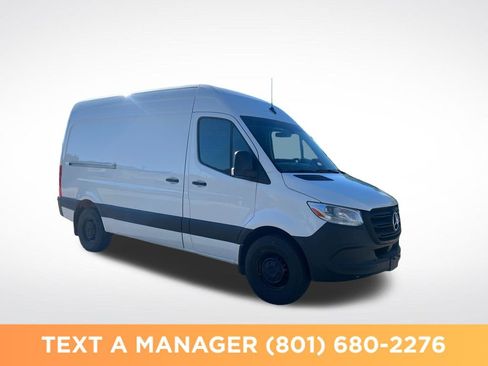 Used 2025 Mercedes-Benz Sprinter 2500 image 7
