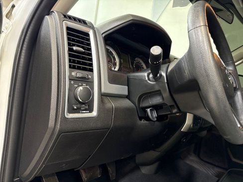 Used 2020 RAM 1500 Classic SLT image 21