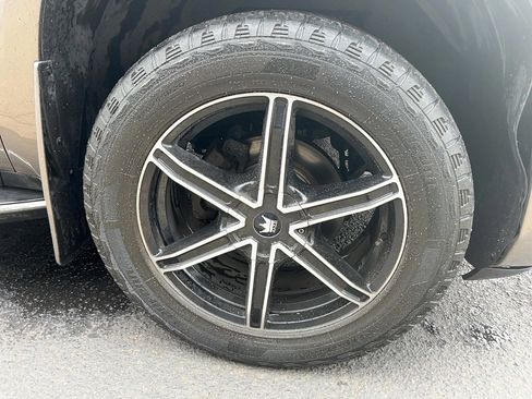 Used 2013 GMC Yukon Denali image 19