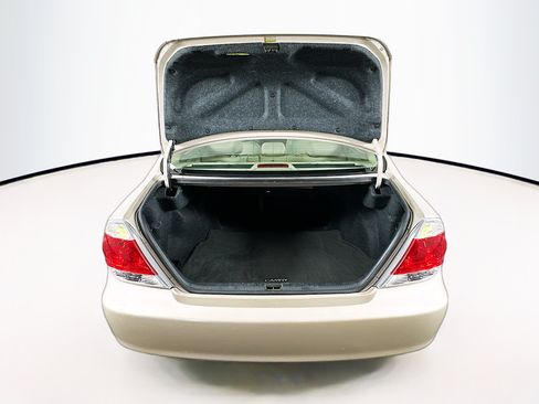 Used 2006 Toyota Camry XLE FWD image 26