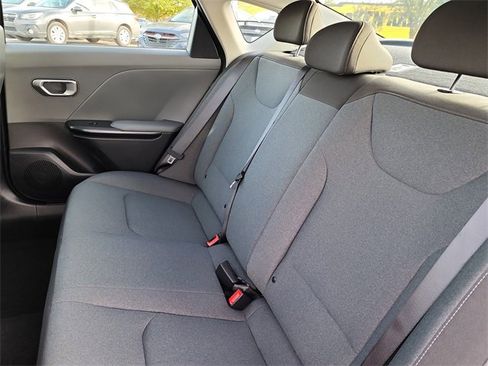 New 2025 Kia K4 LXS image 14