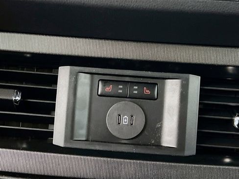 New 2026 Ford F250 Platinum w/ Tremor Off-Road Package image 29