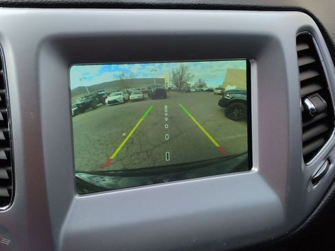 Used 2019 Jeep Compass Sport image 14