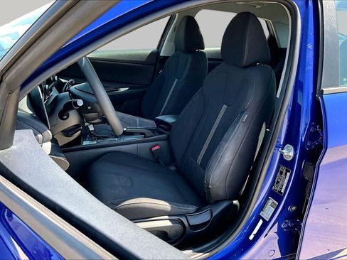 Used 2021 Hyundai Elantra SE FWD image 8
