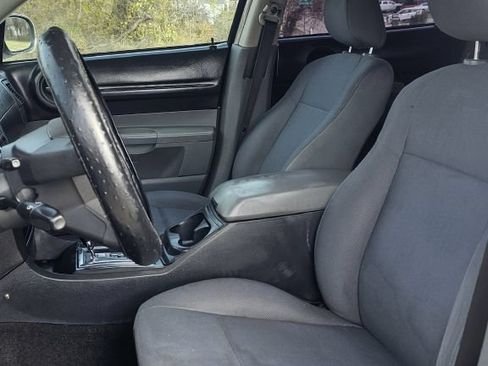Used 2005 Dodge Magnum SE RWD image 6