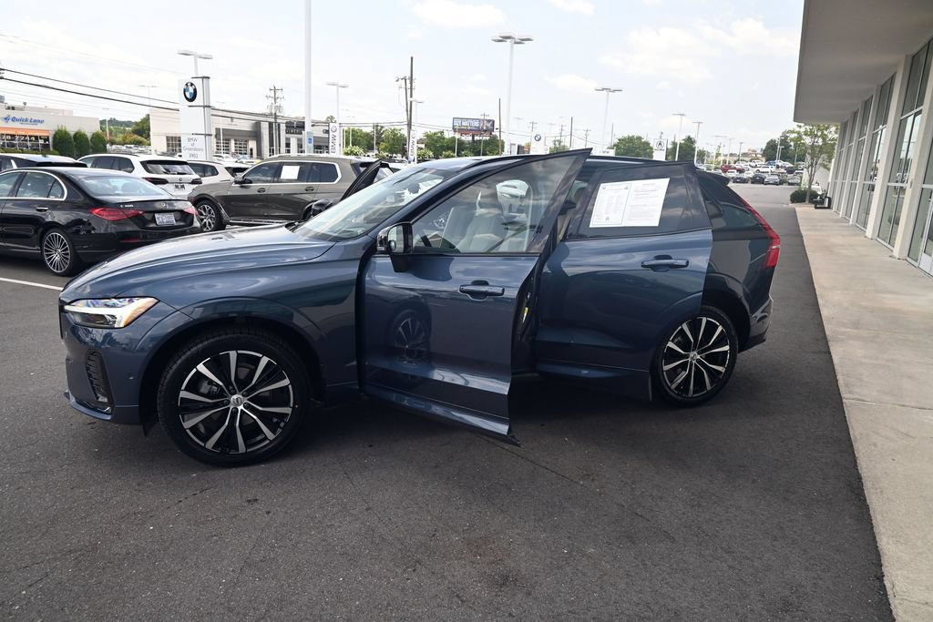 Used 2024 Volvo XC60 B5 Ultimate w/ Protection Package Premier AWD/4WD image 46