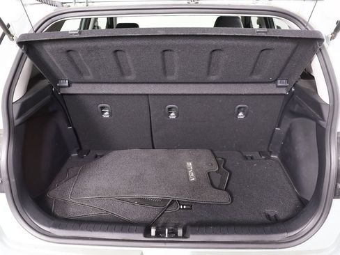 Used 2025 Hyundai Venue Limited FWD image 15