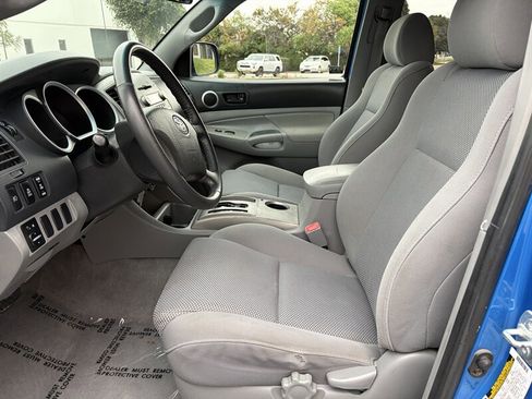 Used 2005 Toyota Tacoma PreRunner image 14