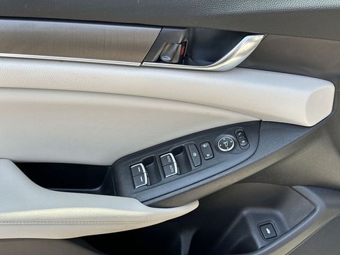 Used 2019 Honda Accord LX image 16
