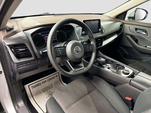 Used 2021 Nissan Rogue SV image 9