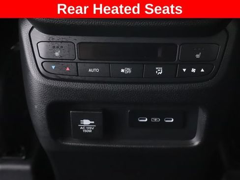 Used 2025 Honda Pilot Black Edition image 29