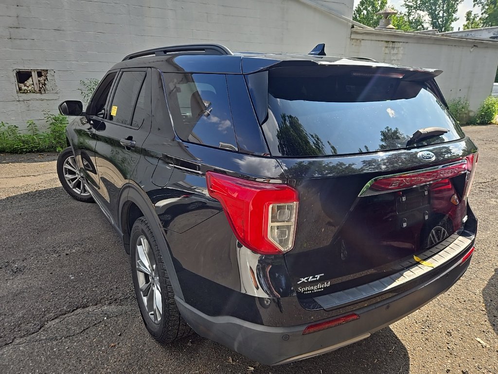 Certified 2020 Ford Explorer XLT w/ Equipment Group 202A AWD/4WD image 4