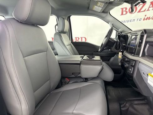 New 2026 Ford F250 XL w/ XL Chrome Package image 19