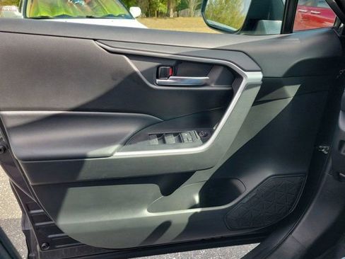 Used 2022 Toyota RAV4 XLE w/ Convenience Package image 36