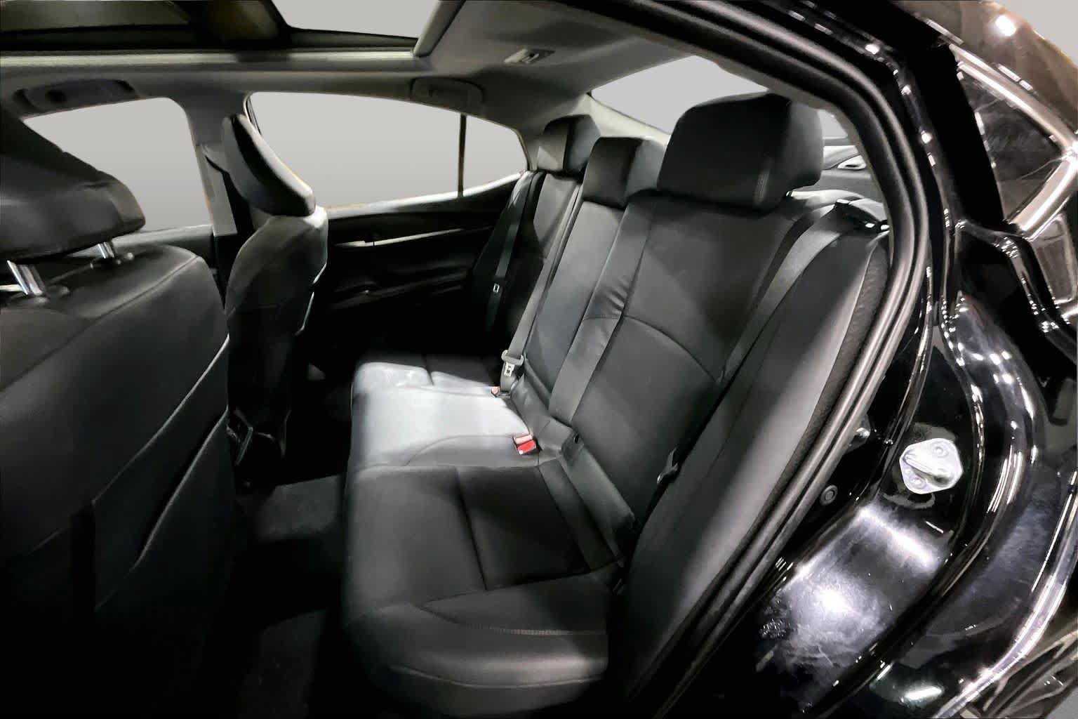 Used 2025 Toyota Camry XLE w/ Premium Package AWD/4WD image 21
