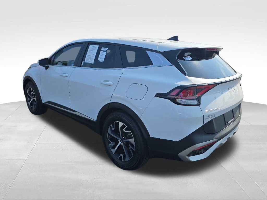 Used 2023 Kia Sportage EX FWD image 4