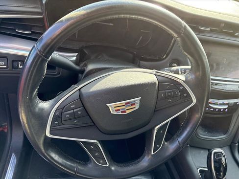 Used 2017 Cadillac XT5 Luxury w/ Driver Awareness Package image 3