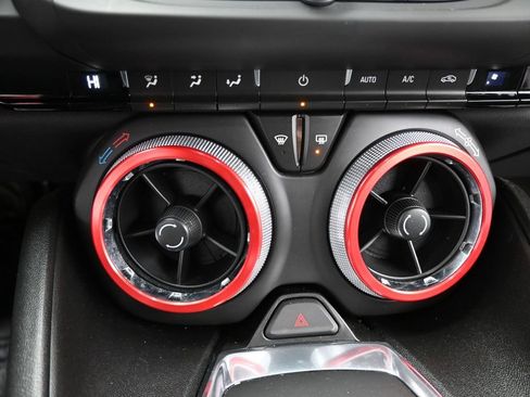 Used 2020 Chevrolet Camaro LT image 34