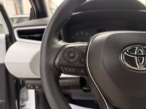 Used 2025 Toyota Corolla SE FWD image 37