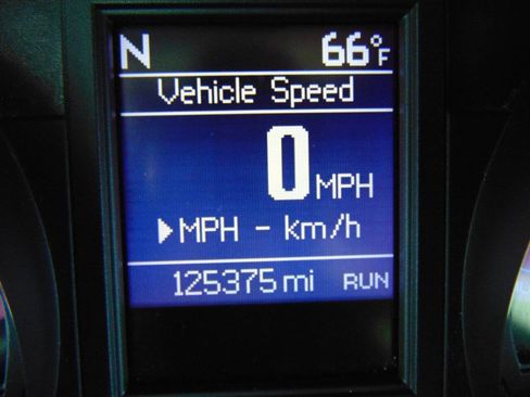 Used 2013 Chrysler Town & Country Touring FWD image 13