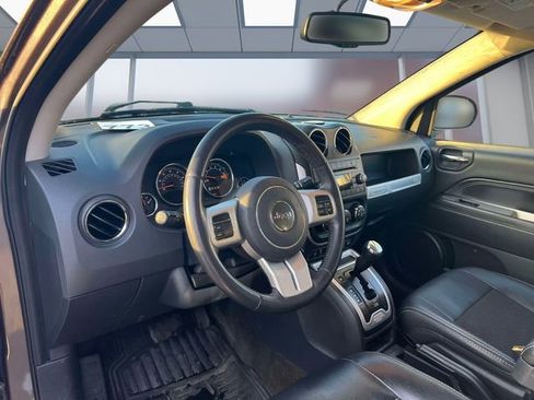 Used 2017 Jeep Compass Latitude image 20