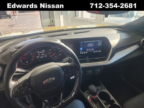 Used 2024 Chevrolet Trax RS w/ Driver Confidence Package image 21