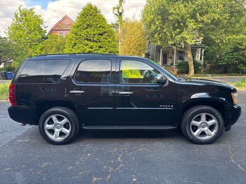 Used 2007 Chevrolet Tahoe LTZ w/ LTZ Preferred Equipment Group AWD/4WD image 6