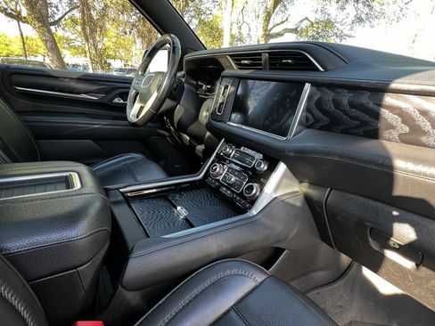 Used 2022 GMC Yukon XL Denali w/ Advanced Technology Package image 49