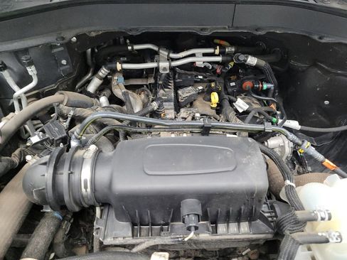 Used 2021 Ford Explorer XLT w/ Equipment Group 202A AWD/4WD image 30