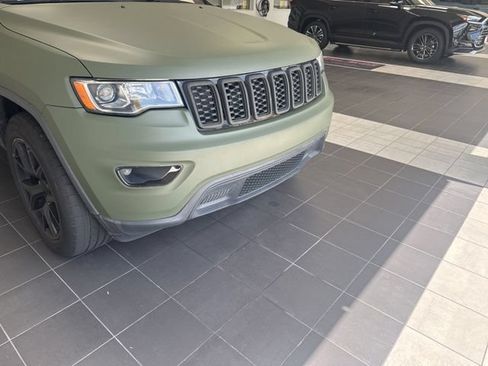 Used 2017 Jeep Grand Cherokee Laredo w/ Quick Order Package 2BE RWD image 3